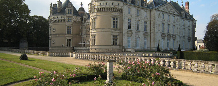 Château du Lude Loir Valley showing whole castle from psrt side with gardens in front
