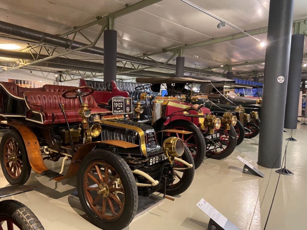 Old cars lined up in the Le Mans 24 hour car museum