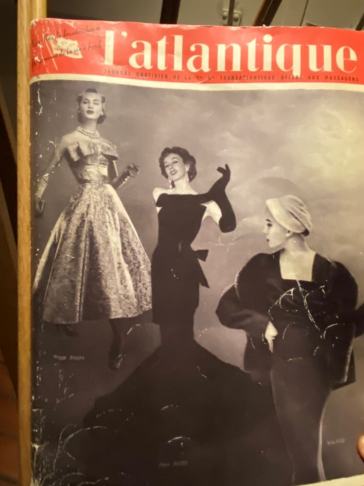 L'Atlantique Magazine cover showing three very fashionable ladies in 20s clothes