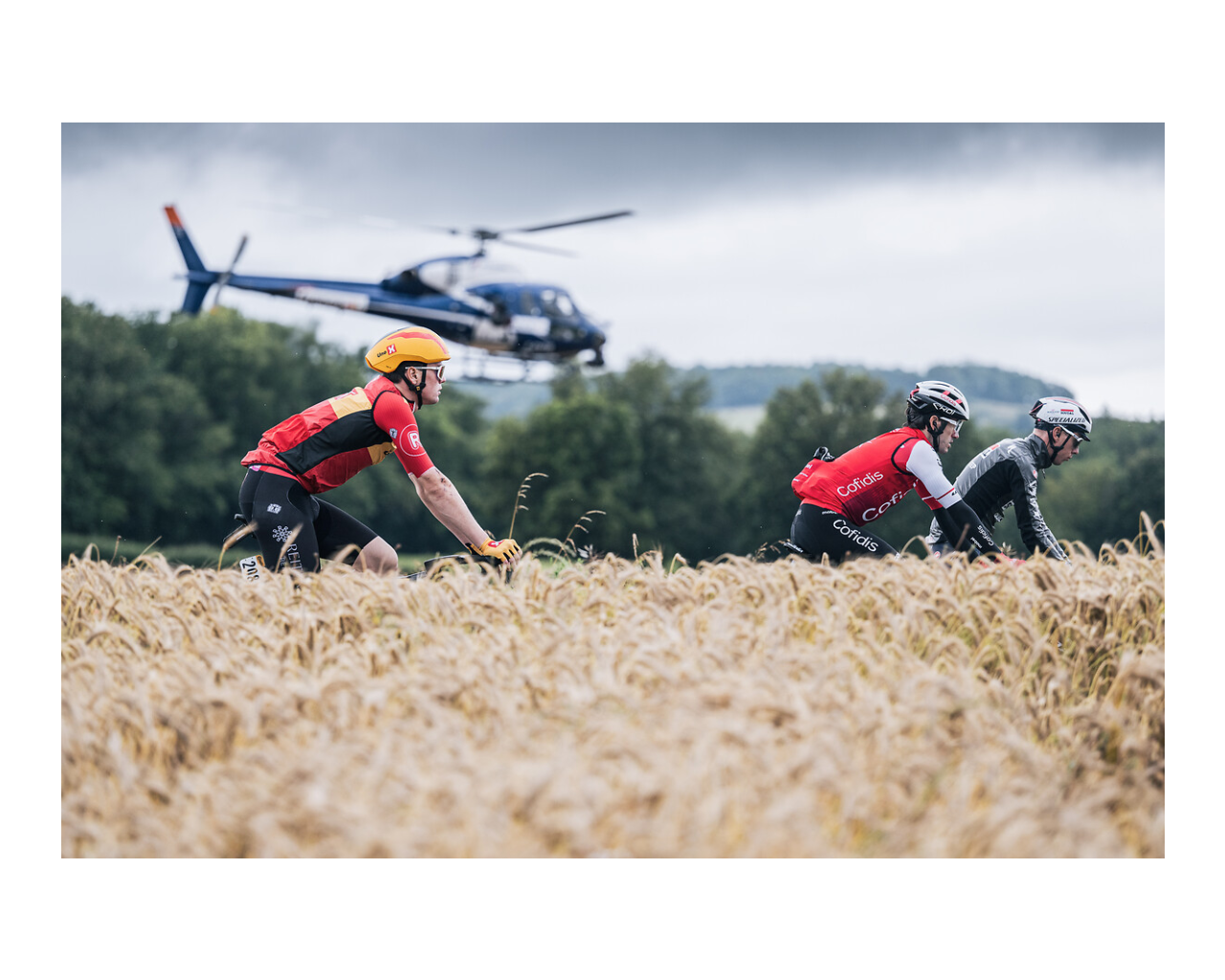 Tour de France 2024 emur-en-Auxois / Colombey-les-Deux-Églises 2 cyclists on road with helicopter very close
