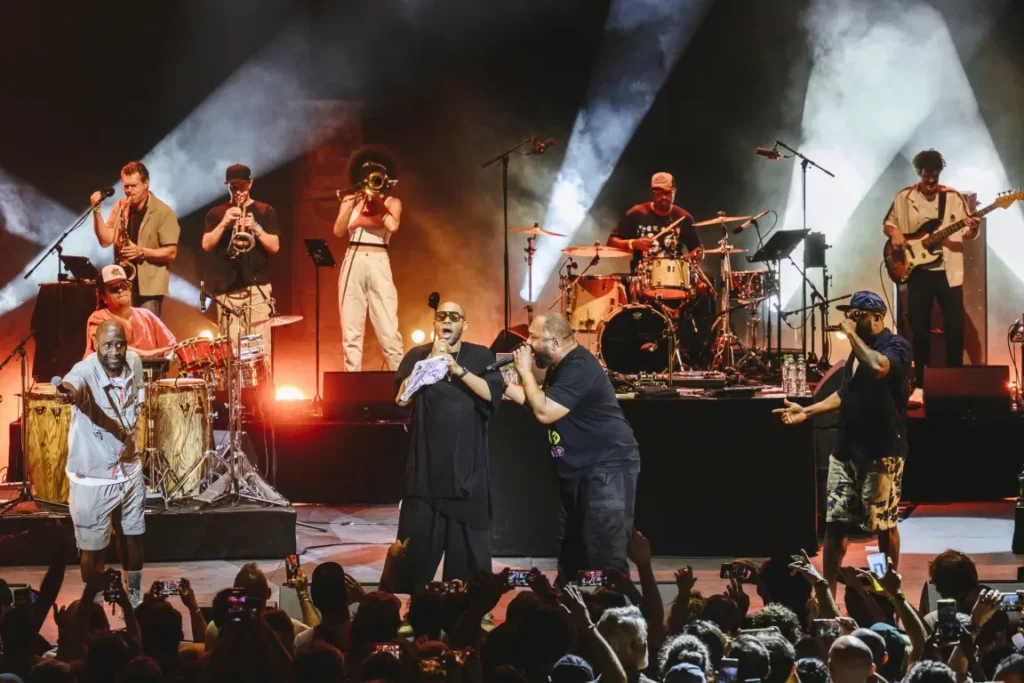 Les Nuits de Fourvière Lyon with group on stage and audience