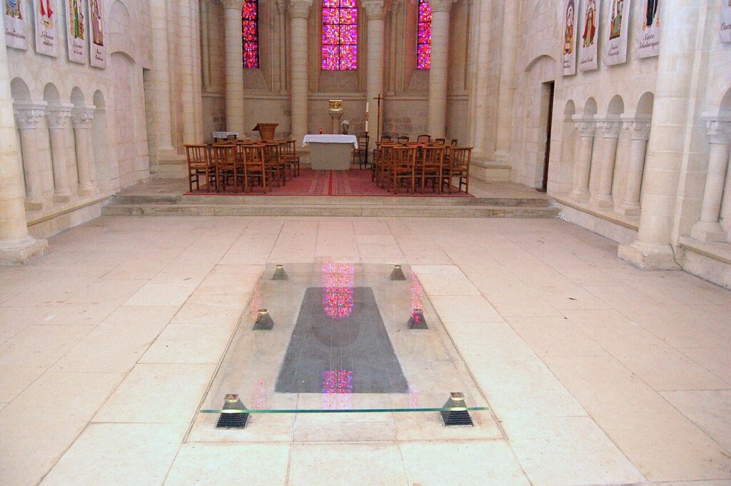 queen Mathilda's tomb Abbaye aux Dames Caen