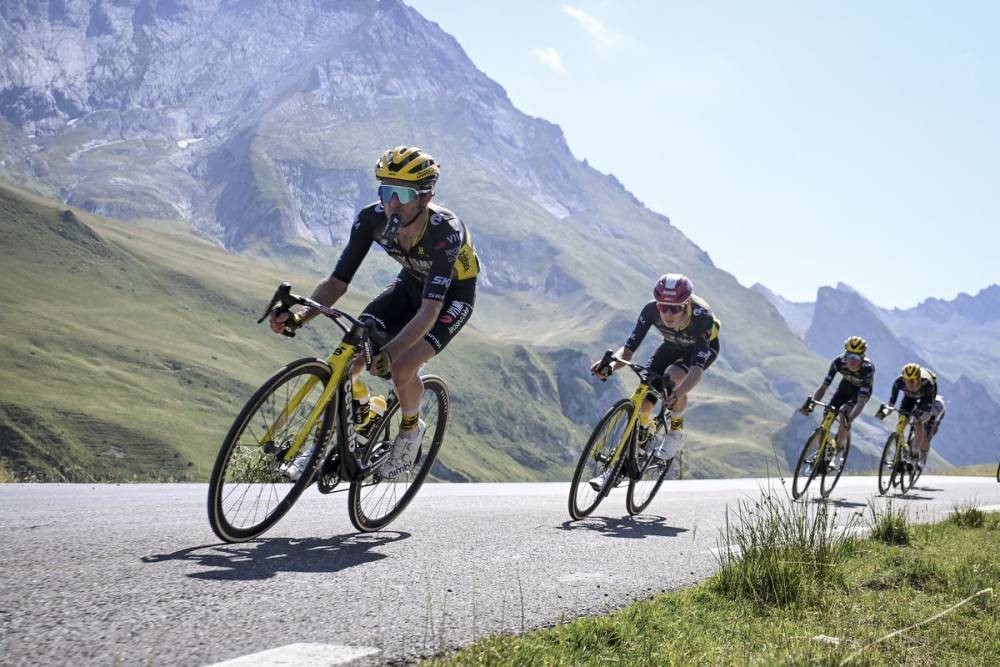 Tour de France 2025 Auch Simon Yates in front