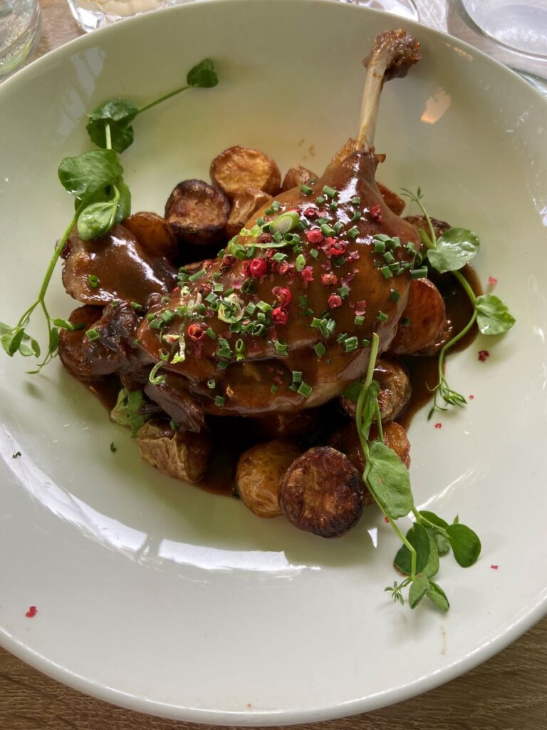 Le Mail restaurant Angers duck dish onplate with small potatoes